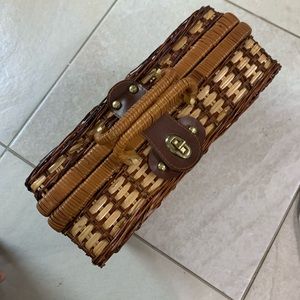 Vintage chic basket purse super cute!